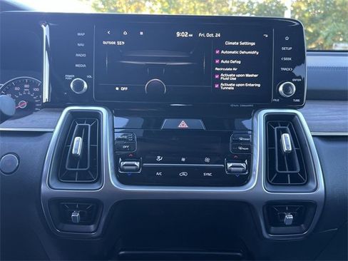 Certified 2023 Kia Sorento S image 19
