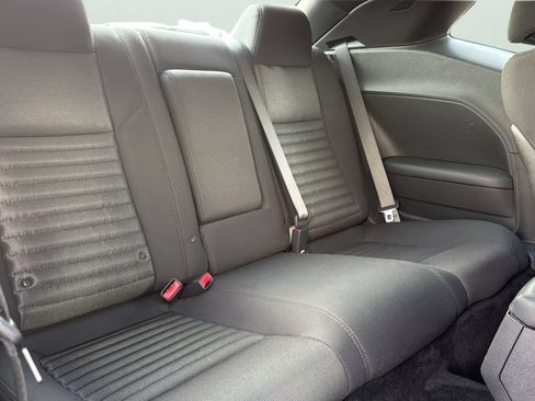 Used 2014 Dodge Challenger SXT RWD image 27