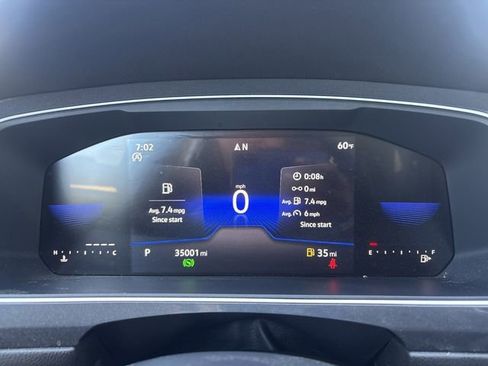 Used 2023 Volkswagen Tiguan SE w/ Panoramic Sunroof Package image 10