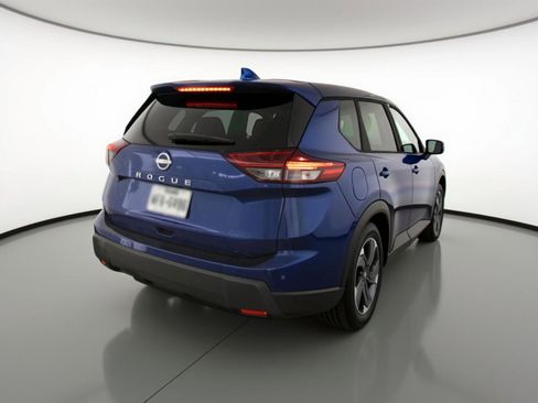Used 2025 Nissan Rogue SV image 9