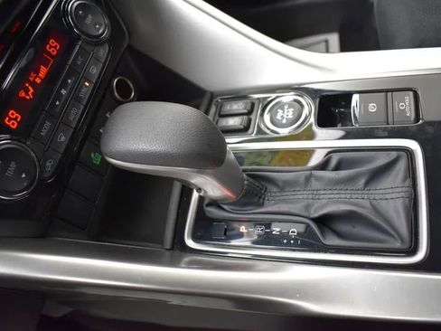 Used 2024 Mitsubishi Eclipse Cross SE image 36