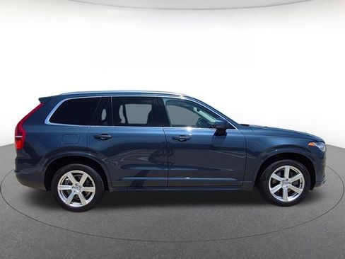 Used 2021 Volvo XC90 T6 Momentum AWD/4WD image 4