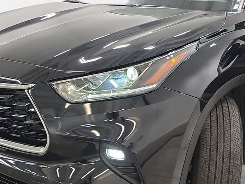 Certified 2024 Toyota Highlander Limited AWD/4WD image 28