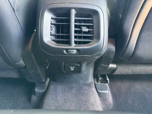 Used 2017 Jeep Cherokee Limited AWD/4WD image 32