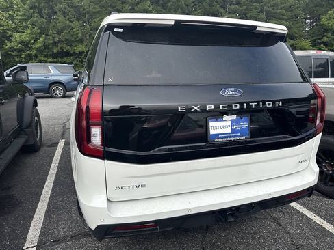 Used 2025 Ford Expedition Max Active AWD/4WD image 18