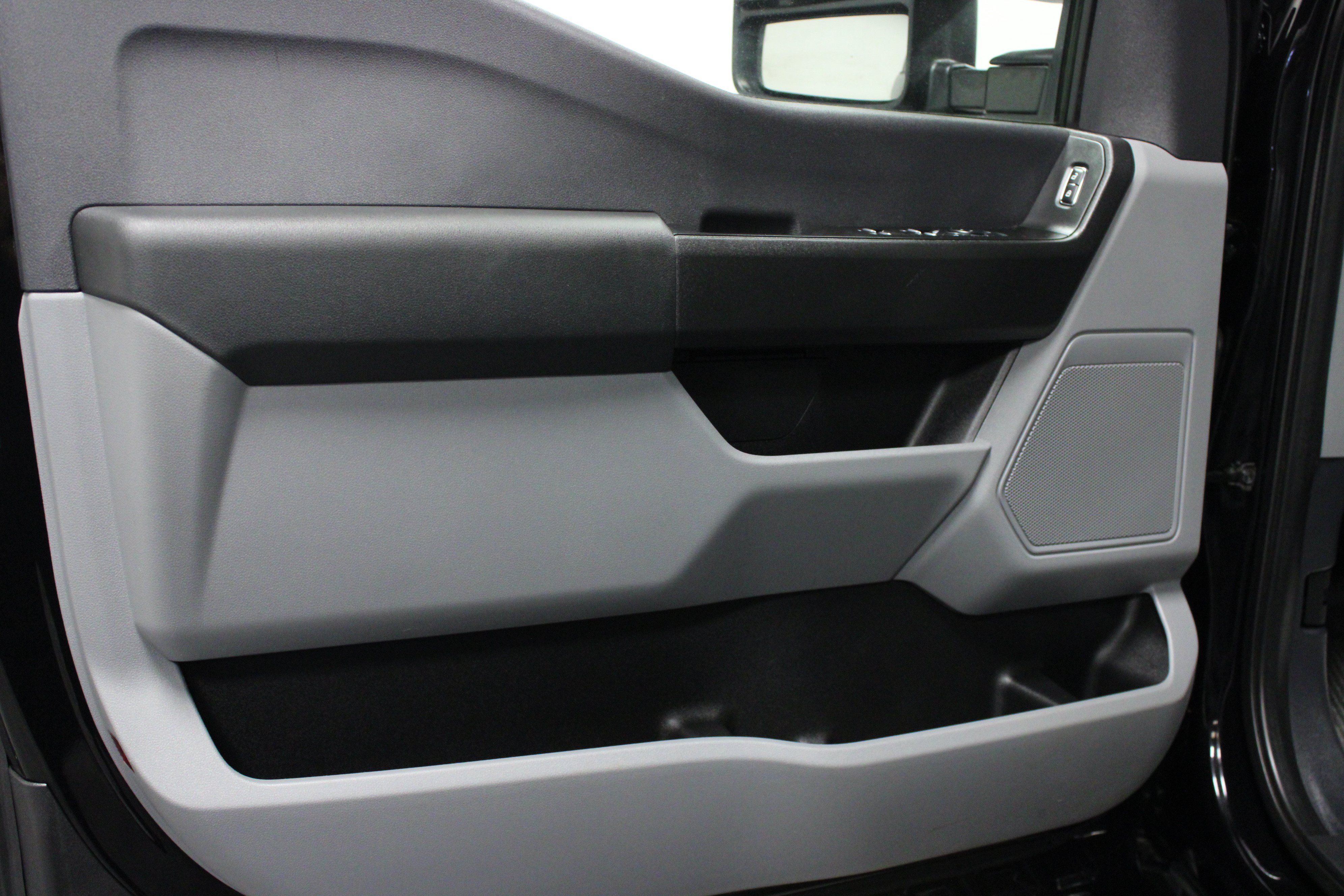 Used 2023 Ford F350 XL w/ XL Chrome Package AWD/4WD image 11
