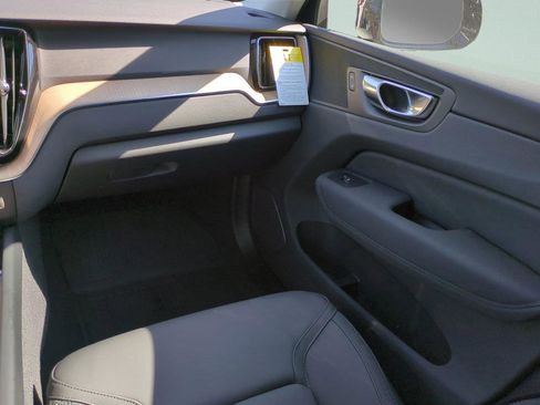 New 2026 Volvo XC60 B5 Core image 23
