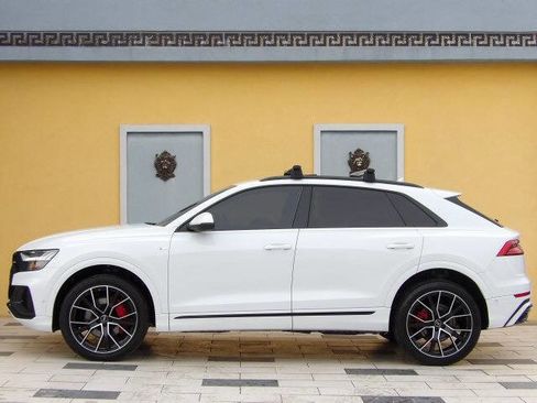 Used 2023 Audi Q8 Prestige w/ Prestige Package image 9
