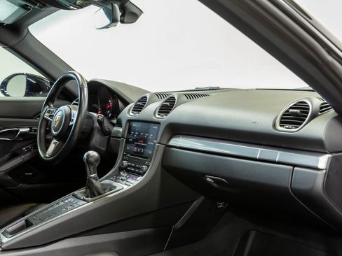 Used 2018 Porsche 718 Cayman RWD image 62
