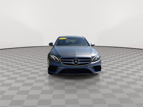 Used 2018 Mercedes-Benz E 300 4MATIC image 3