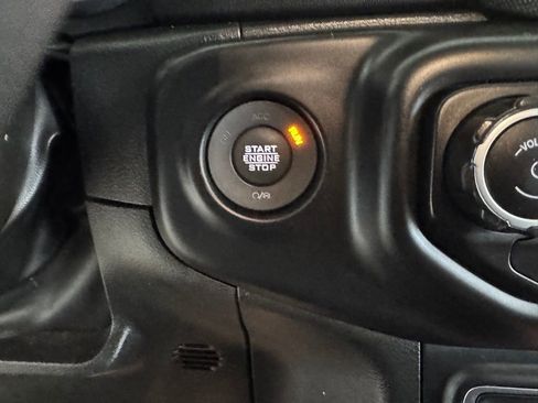 Used 2023 Jeep Gladiator Overland image 32