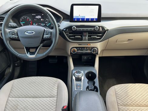 Used 2022 Ford Escape SE w/ Cold Weather Package FWD image 11