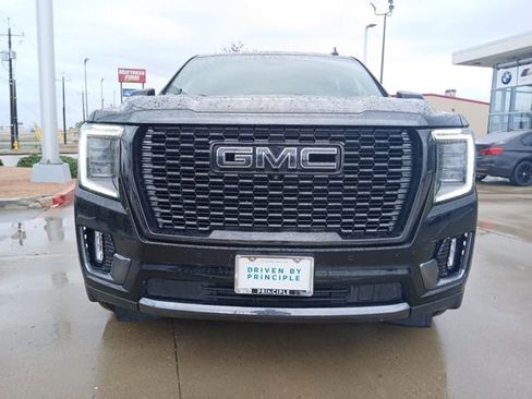 Used 2023 GMC Yukon XL Denali Ultimate AWD/4WD image 2