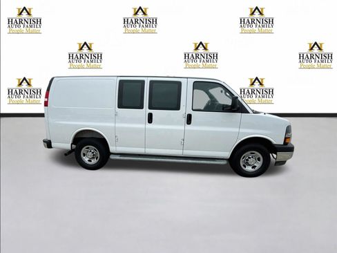 Used 2025 Chevrolet Express 2500 w/ Driver Convenience Package RWD image 7