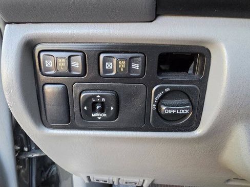 Used 1998 Toyota Land Cruiser w/ Leather Trim Pkg AWD/4WD image 15