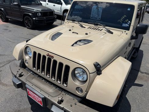Used 2016 Jeep Wrangler Unlimited Sahara AWD/4WD image 27