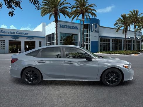 Used 2025 Honda Civic Sport image 9