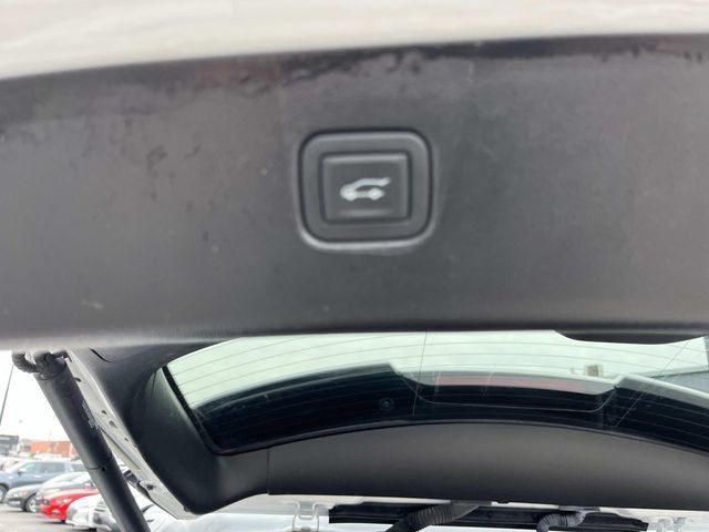 Used 2024 Chevrolet Blazer LT FWD image 15