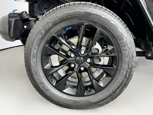 Used 2023 Jeep Wrangler Sahara w/ Cold Weather Group image 11