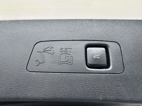 Used 2021 Lincoln Corsair Reserve w/ Equipment Group 201A image 15