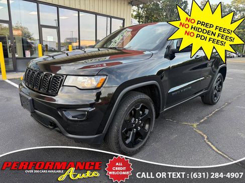 Used 2020 Jeep Grand Cherokee Laredo image 4