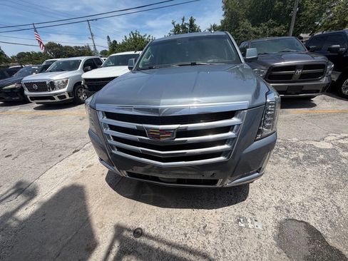 Used 2016 Cadillac Escalade Premium RWD image 7