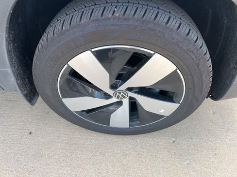 Used 2025 Volkswagen Taos S image 17