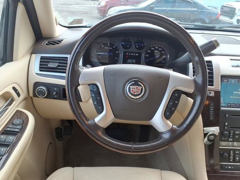 Used 2007 Cadillac Escalade AWD w/ Information Package image 5