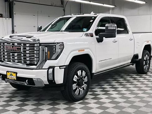 Used 2024 GMC Sierra 3500 Denali w/ Denali Reserve Package AWD/4WD image 12