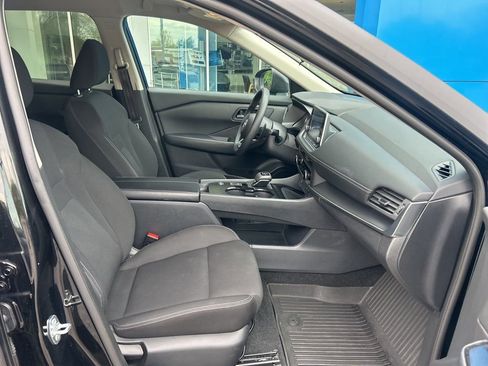 Used 2024 Nissan Rogue S image 15