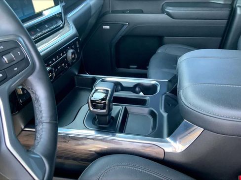 Used 2024 Chevrolet Silverado 1500 LTZ w/ LTZ Convenience Package II RWD image 17