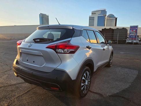 Used 2020 Nissan Kicks S image 5