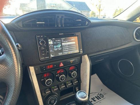 Used 2015 Subaru BRZ Limited w/ Popular Package #1B image 19