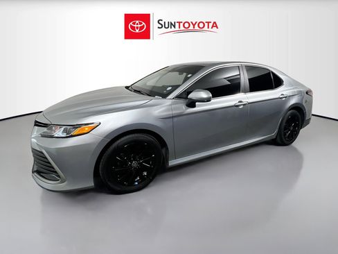 Used 2023 Toyota Camry LE image 9