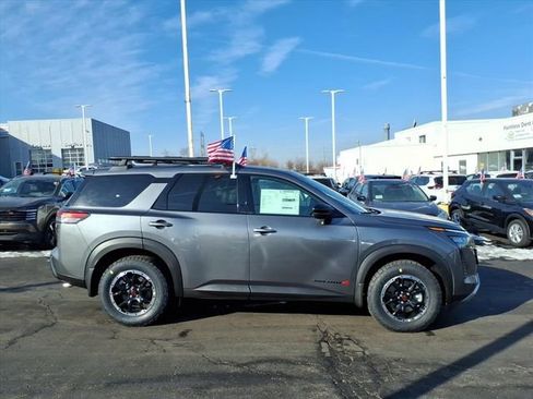 New 2026 Nissan Pathfinder SV image 2