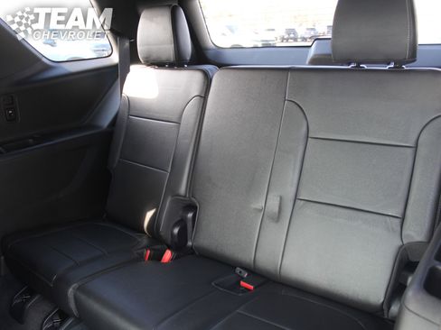 Used 2023 Chevrolet Traverse LT image 23