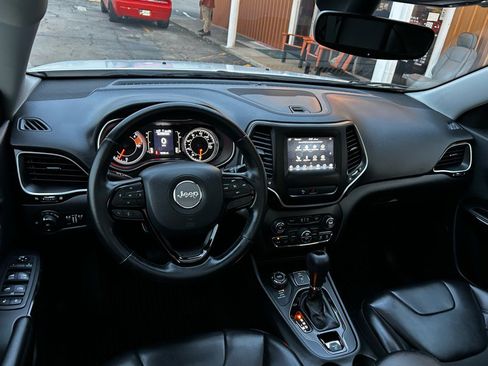 Used 2019 Jeep Cherokee Latitude Plus image 14