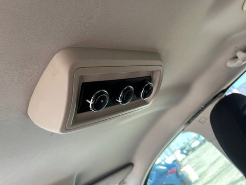 Used 2019 Dodge Journey SE image 33