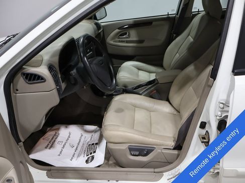 Used 2004 Volvo S40 FWD image 3