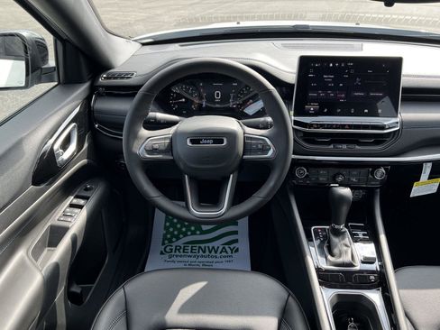 New 2026 Jeep Compass Latitude image 19