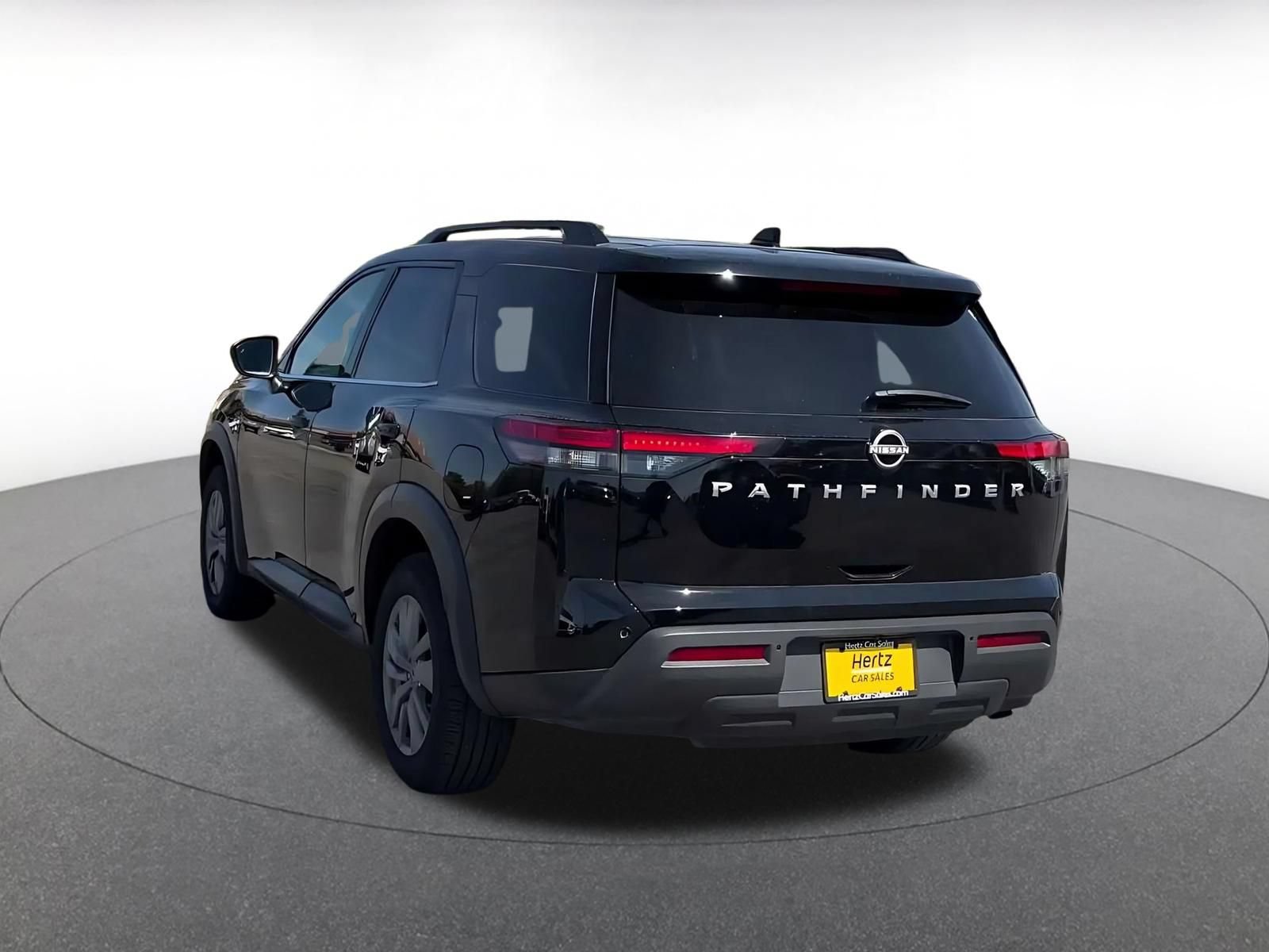 Used 2025 Nissan Pathfinder SV FWD image 10