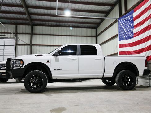 Used 2021 RAM 2500 Laramie w/ Night Edition image 5