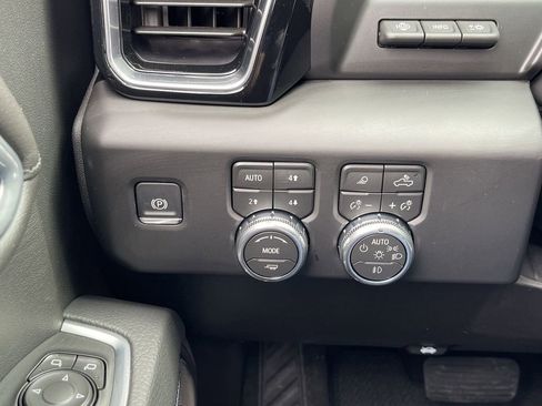 New 2026 GMC Sierra 1500 Denali AWD/4WD image 18