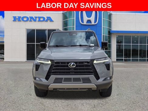 Used 2024 Lexus GX 550 AWD/4WD image 8