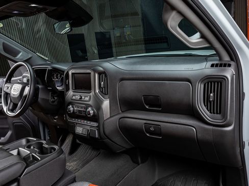 Used 2025 GMC Sierra 1500 Pro w/ Convenience Package image 13