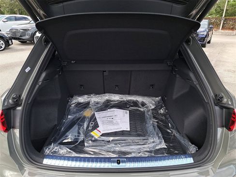 New 2025 Audi Q3 2.0T Premium image 31