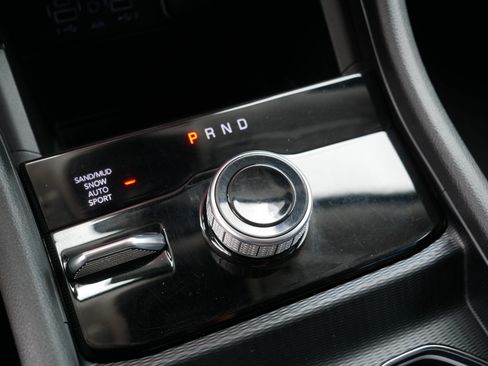Used 2023 Jeep Grand Cherokee Limited AWD/4WD image 24
