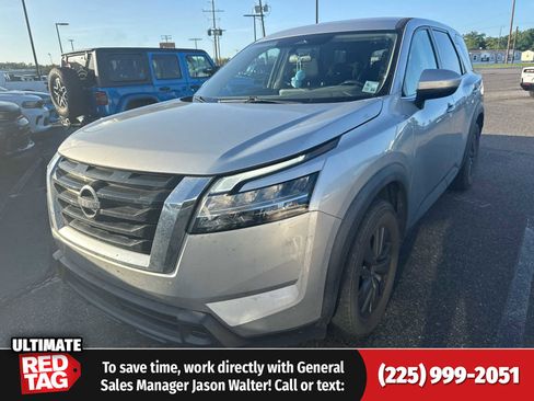 Used 2022 Nissan Pathfinder S image 1