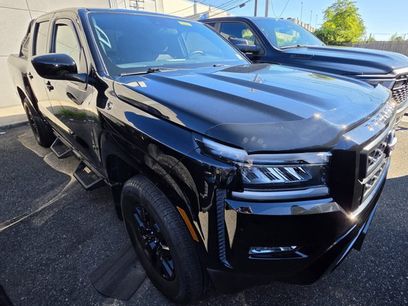 Used 2023 Nissan Frontier SV w/ Midnight Edition Package
