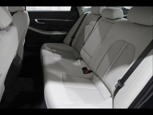 Certified 2025 Hyundai Sonata SEL FWD image 18